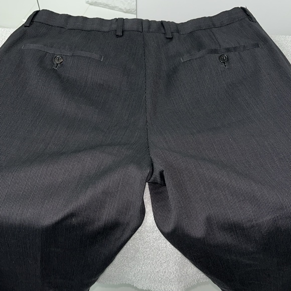 Hugo Boss Dress Pants, Charcoal. VGUC. 100% Virgin Wool waist 32” inseam 31” - Picture 10 of 16